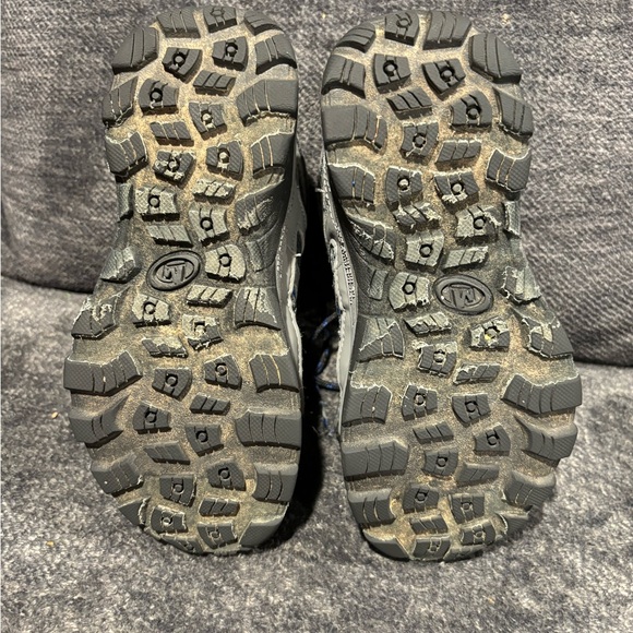 Boys Size 12 Merrell Boots - Picture 10 of 10